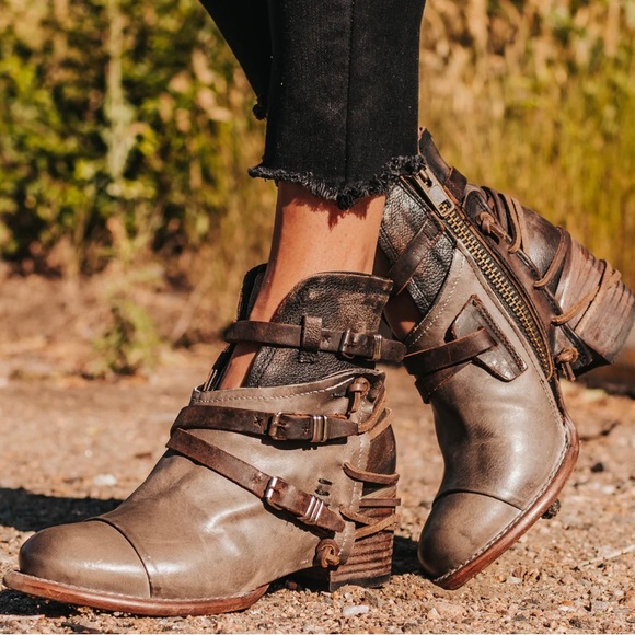 Freebird by Steven Shoes | Freebird Crue 7 | Color: Grey Multi | Size: 7 - Picture 1 of 3